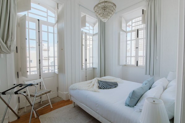 Deluxe Double Room | Blackout drapes, soundproofing, iron/ironing board, free WiFi - Guest Mar (Olhao)