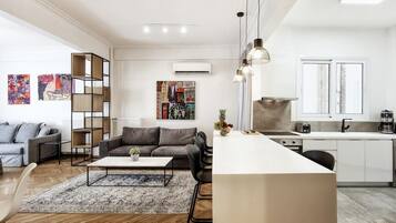 Apartment | Wohnbereich | Flachbildfernseher