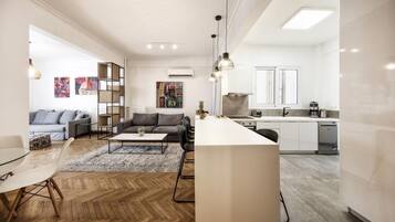 Apartment | Wohnbereich | Flachbildfernseher