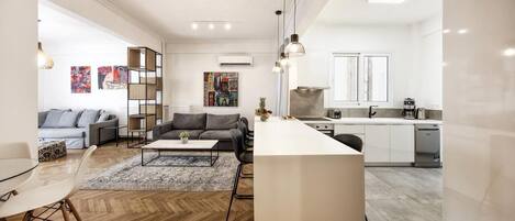 Apartamento | Zona de estar | Una televisión de pantalla plana