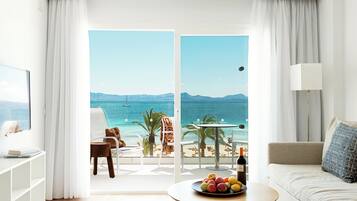 Appartement Royal, vue mer | Coin séjour | Télévision de 25 cm avec chaßnes par satellite
