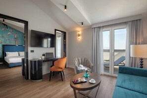 Junior Studio Suite | In-room safe, desk, laptop workspace, soundproofing - Hotel St Martin by OMNIA hotels (Rome)