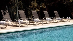 Seasonal outdoor pool - Hotel Pax Guadalajara (Guadalajara)