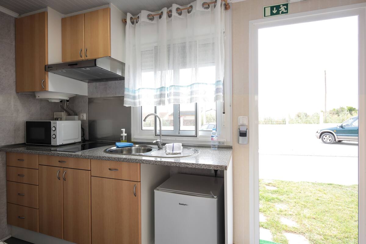 Economy Double Room, Private Bathroom | WiFi (free), bed sheets
