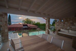 Executive Apartment (MAISON DU LAC D) | Terrace/patio - Maison du lac appartamenti (Lazise)