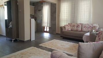 Villa, 3 Bedrooms | Living area