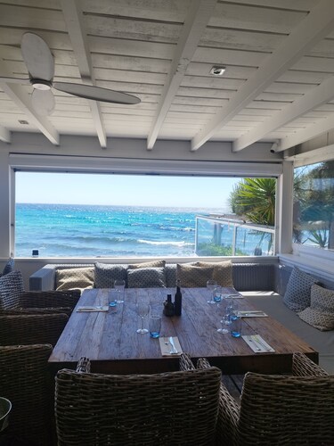 Quiet villa with open sea view - saltwater pool & heated jacuzzi facing the sea