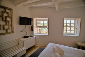 Iron/ironing board, free WiFi, bed sheets - Porto & Douro Best Views by Porto City Hosts (Porto)