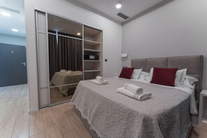 Deluxe-Zimmer (2) | Minibar, schallisolierte Zimmer, kostenloses WLAN, Bettwäsche