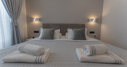 Sky & Sun Luxury Rooms