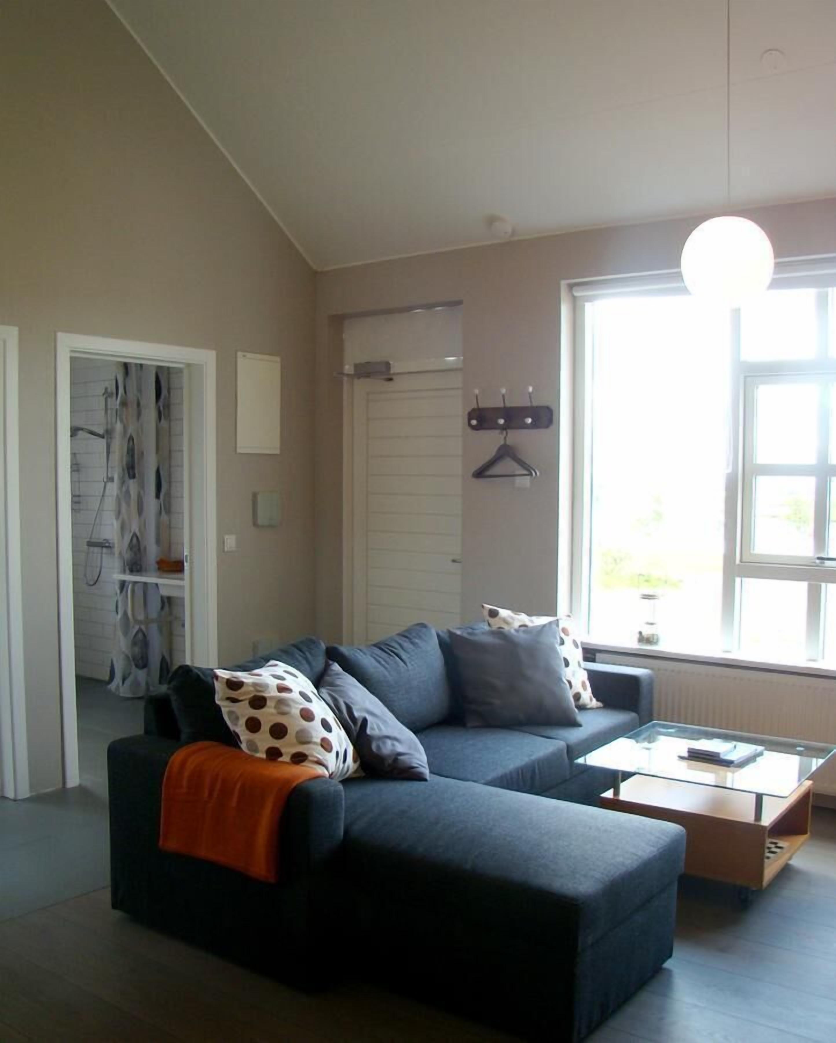 Cottage, 1 kamar tidur (Calm) | Area keluarga | TV layar datar