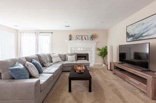 KING BD, Downtown Alpharetta, tilava ja kunnostettu