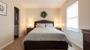 2 多间卧室、办公桌、熨斗/熨衣板、WiFi