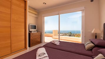 3 slaapkamers, een kluis op de kamer, een strijkplank/strijkijzer