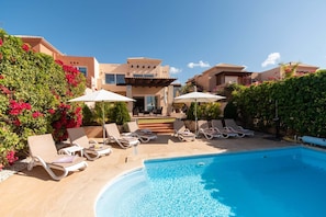 Outdoor pool, a heated pool, pool loungers - Luxury Villa  with Private Pool and Magnificent Sea views  in Costa Adeje Golf (ADEJE)