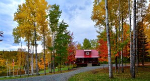 Exterior - Cast Away Lodge… cast your worries away on the banks of the Miramichi River (Barnettville)