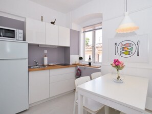 Comfort Apartment, 2 Bedrooms | Private kitchenette