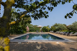 Piscina externa sazonal