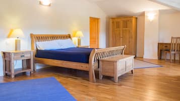 4 habitaciones, decoración personalizada y muebles diferentes