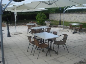 Restaurant - Chambres D'hotes La Chaumiere (Arcy-sur-Cure)
