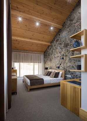 Minibar, desk, iron/ironing board, free WiFi - Country Club Equides Club (Lisnyky)