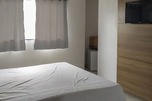Double Room | Minibar, free WiFi, bed sheets - Hotel Valéria (Salvador)