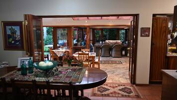 Breakfast, lunch, dinner served; local and international cuisine