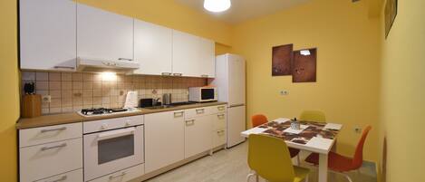Apartment, 1 Bedroom | Private kitchen