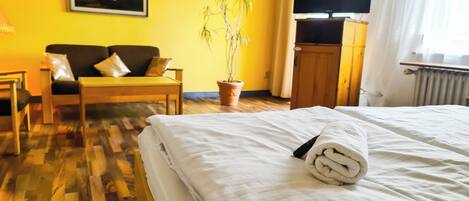 Deluxe Double Room, Balcony | Minibar, individually decorated, individually furnished, desk