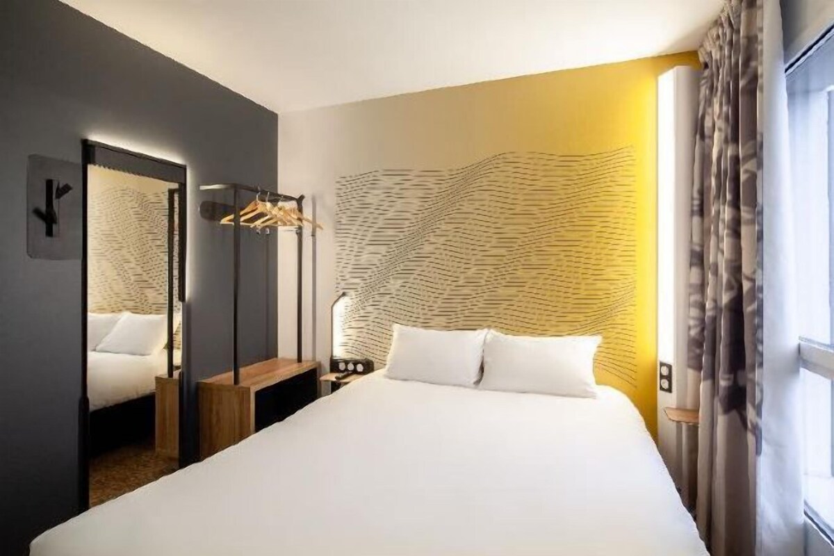 Bureau, chambres insonorisées, Wi-Fi gratuit, draps fournis