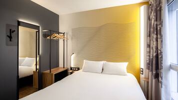 Double Room | Desk, soundproofing, free WiFi, bed sheets