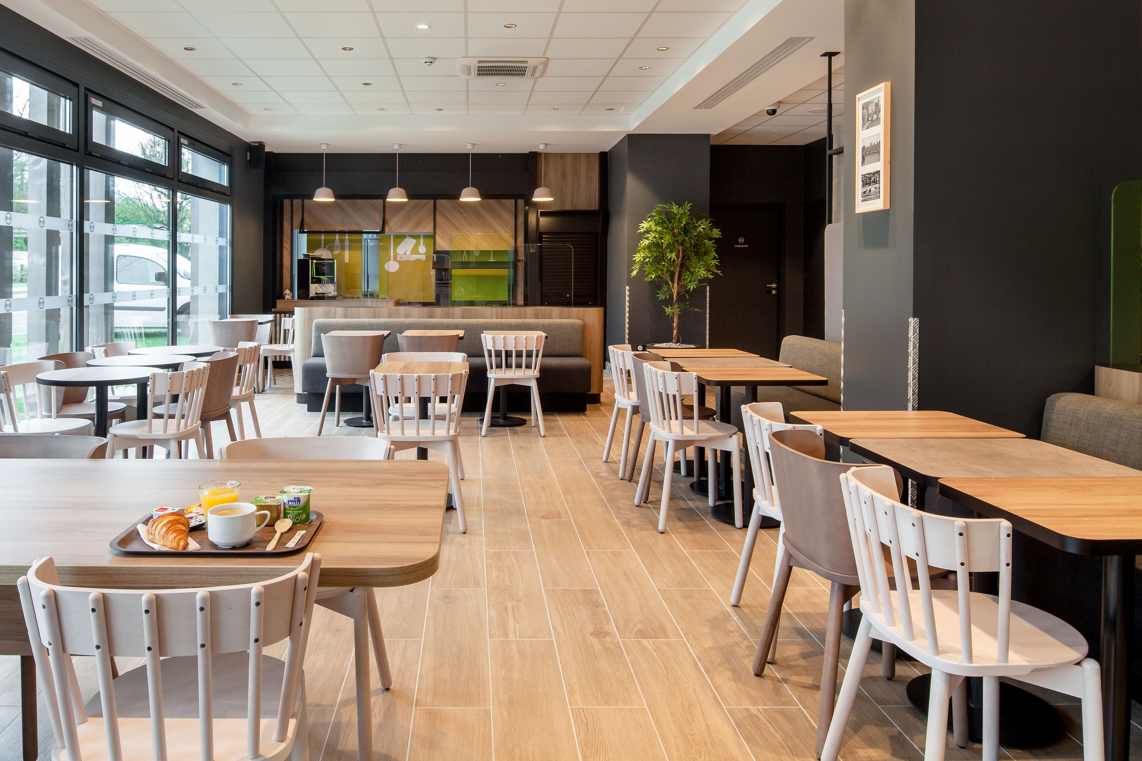 Daily buffet breakfast for a fee