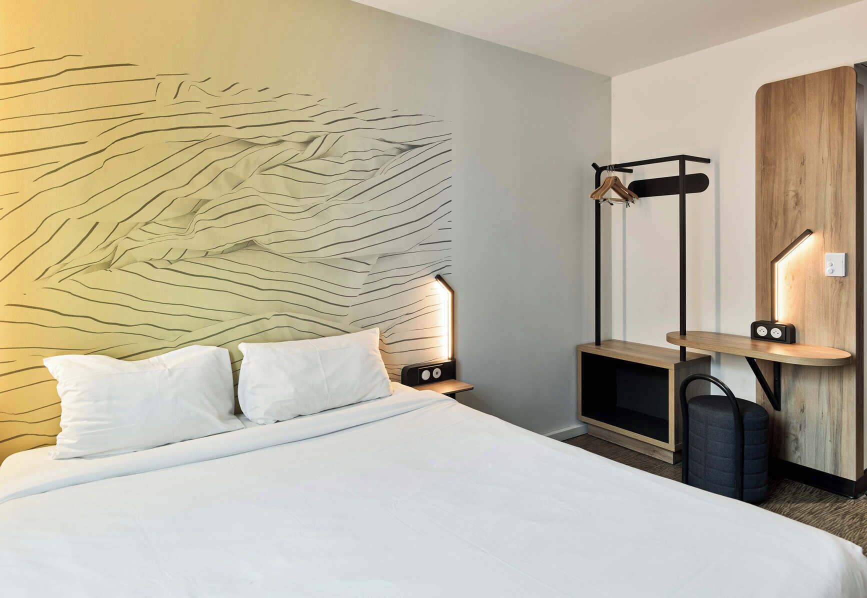 Escritorio, insonorización, wifi gratis y ropa de cama 