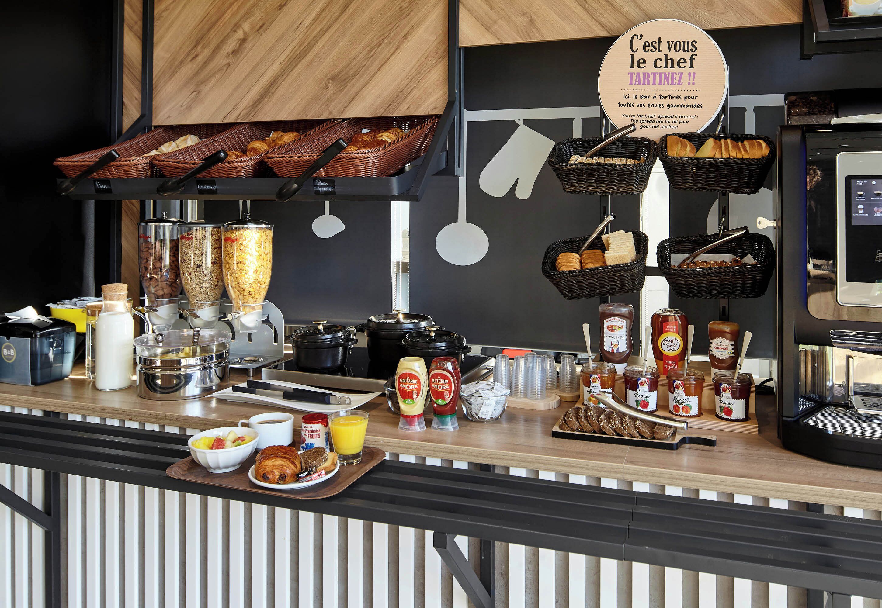 Daily buffet breakfast for a fee