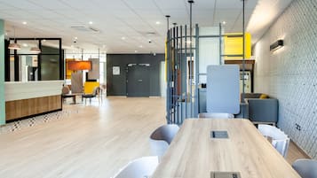 Sala de estar en el lobby