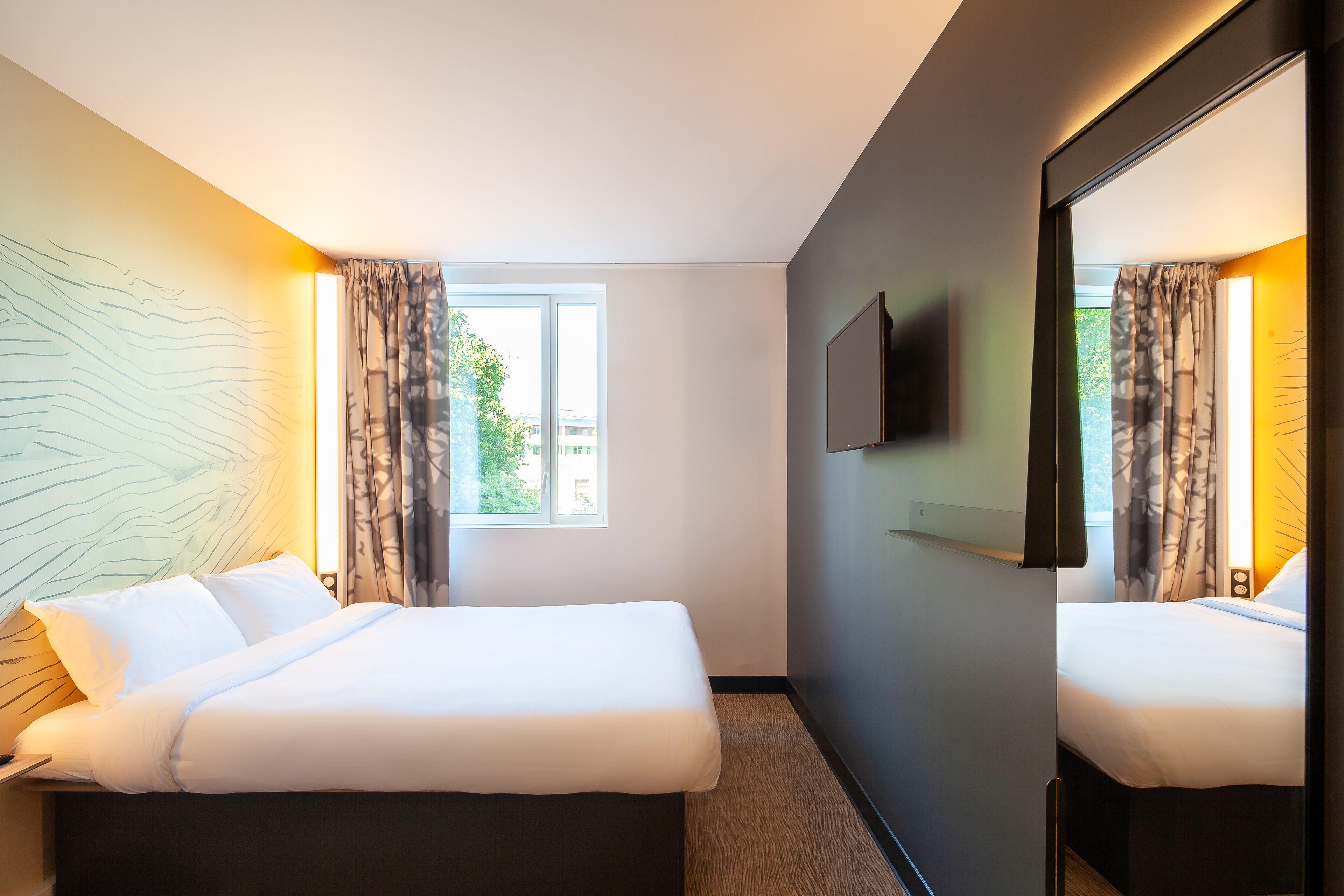 Bureau, Wi-Fi gratuit, draps fournis