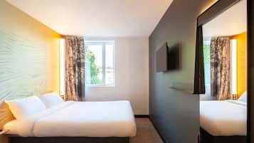 Double Room | Desk, free WiFi, bed sheets