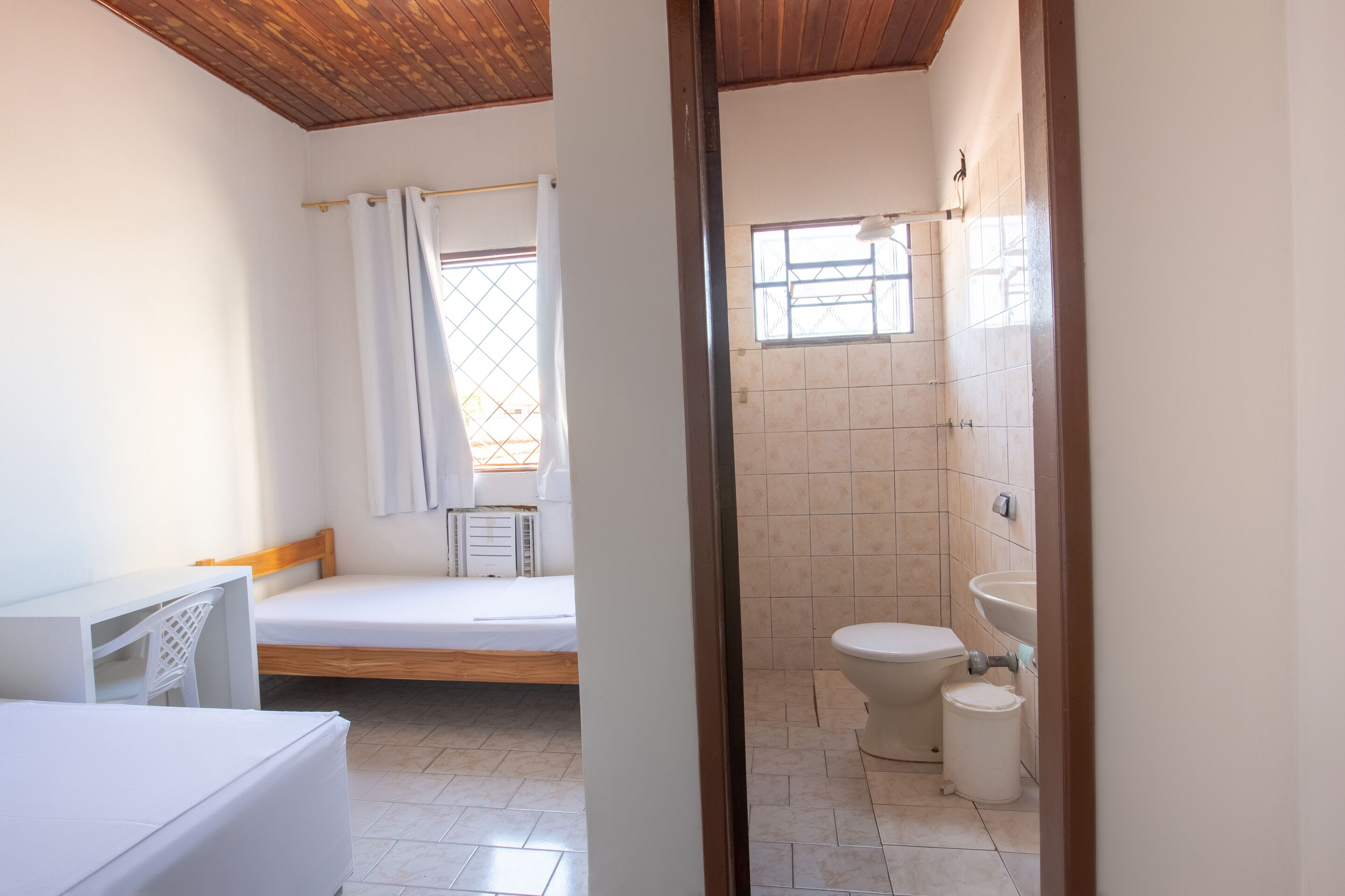 double room | free wifi, bed sheets