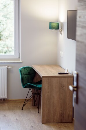 32-inch LCD TV with cable channels, TV - Lawendowy Dwór (Pszczolki)