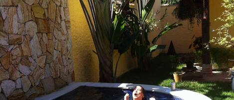 مغطس سبا خارجي