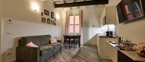 Smart-TV, Bücher, Computerbildschirme