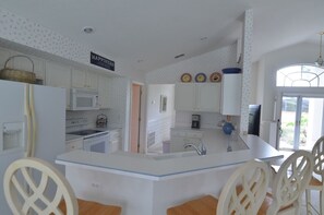 Microwave, oven, stovetop, dishwasher - NEW LISTING Southern Dunes Golf Course Home 25 minutes to Disney World (Haines City)