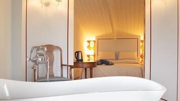 Phòng đôi Deluxe | Bồn tắm ngâm