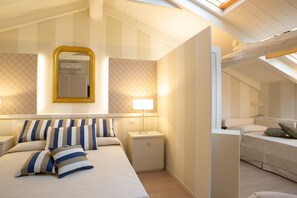 Phòng Deluxe | Bộ đồ giường cao cấp, chăn bông, nệm có lớp đệm bông, minibar