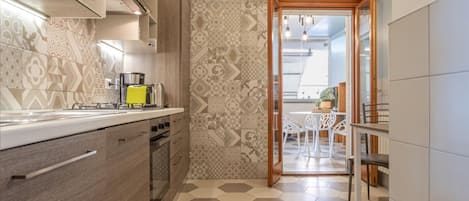 Apartemen Klasik, 1 kamar tidur, pemandangan kebun | Dapur pribadi | Lemari es besar, microwave, oven, dan kompor