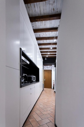 Classic Apartment, 1 Bedroom, City View | Interior