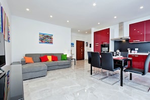 Apartment, 1 Bedroom, City View | Living area | Flat-screen TV - Maison Roberta (Rome)
