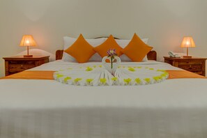 1 bedroom, WiFi - Family Room: 1double bed & single bed - free breakfast (Kok chock commune)