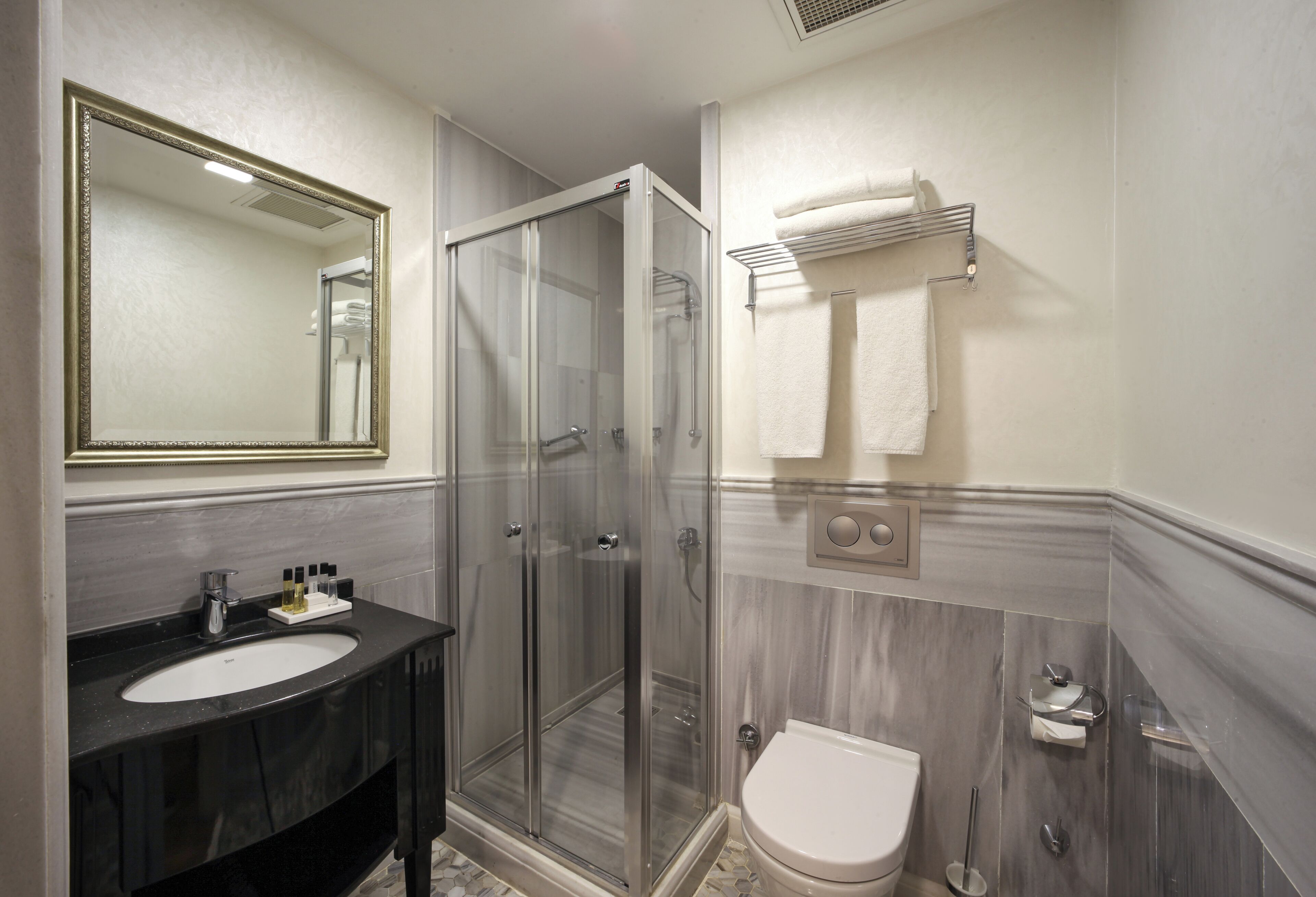 Photo - Meroddi La Porta