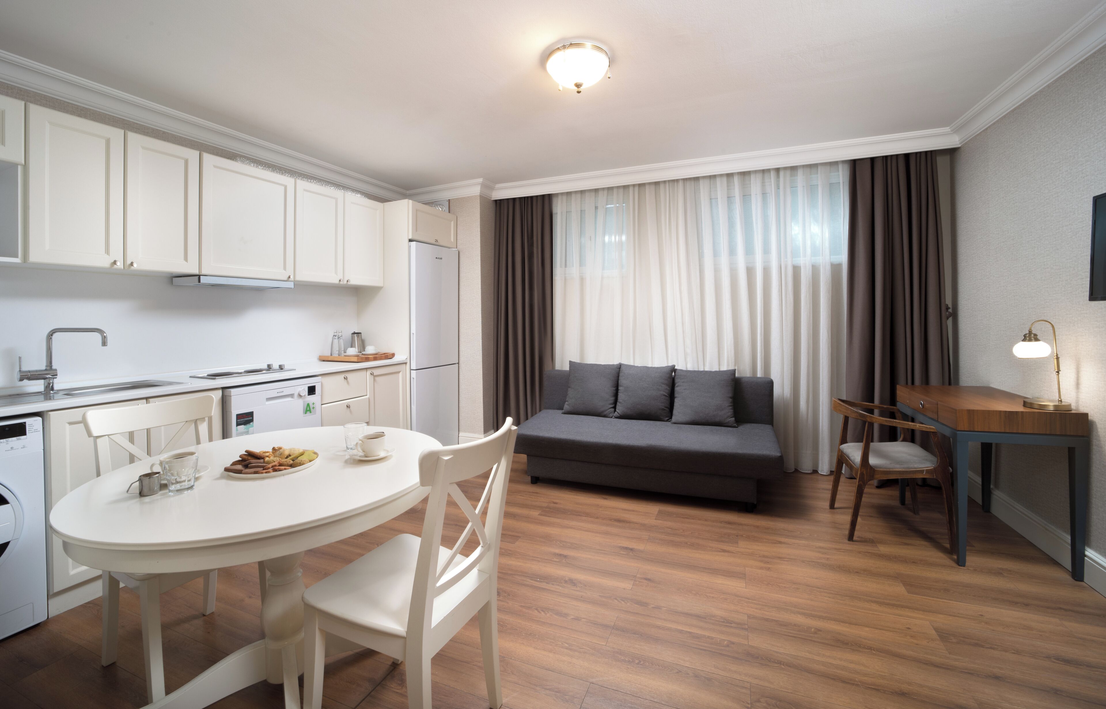 Photo - Meroddi La Porta